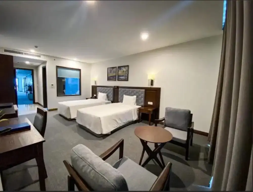 Халонг: Peace Hotel Ha Long