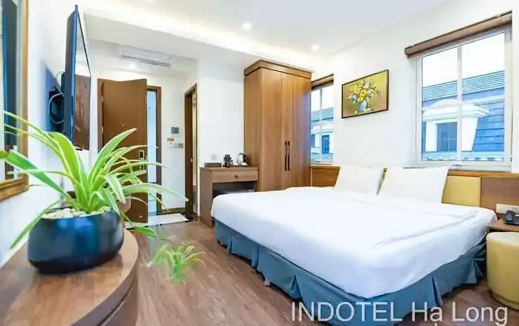 Халонг: Indotel Ha Long