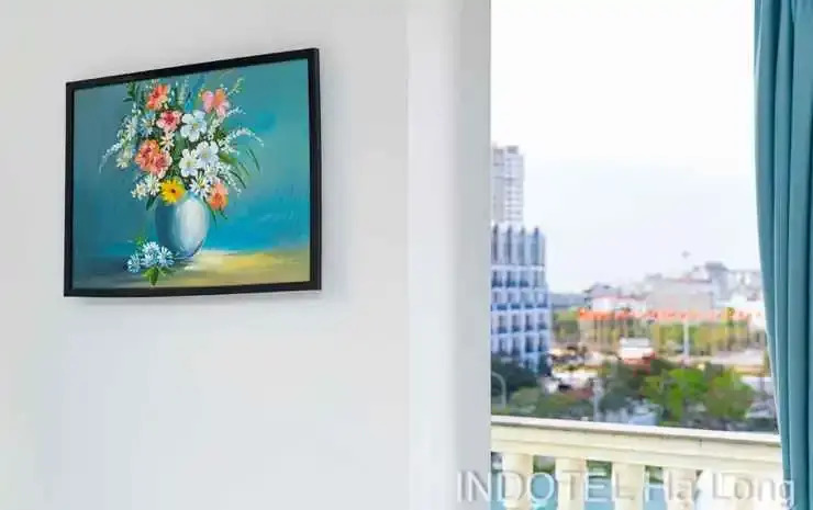 Халонг: Indotel Ha Long