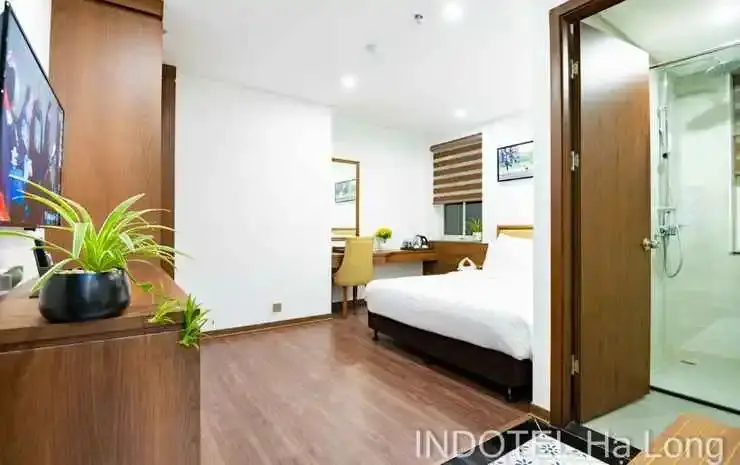 Халонг: Indotel Ha Long