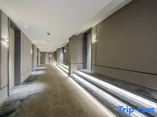 Шанхай: Home Inn Selected (Shanghai Lujiazui, Expo Center)