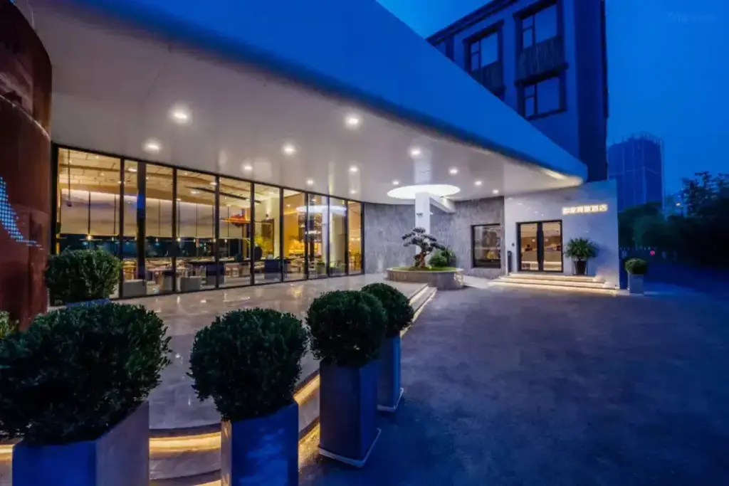 Шанхай: Home Inn Selected (Shanghai Lujiazui, Expo Center)
