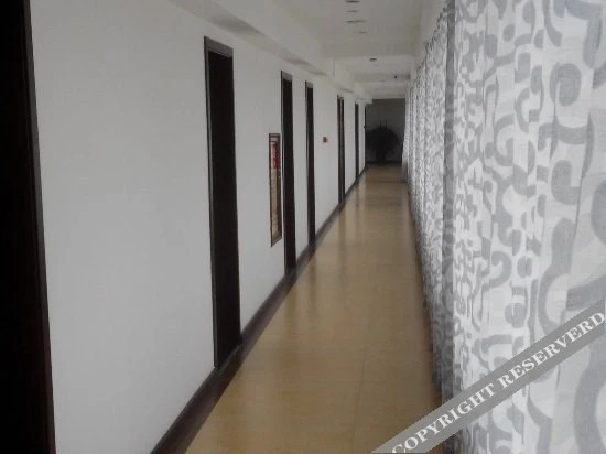 Баодин: Dingzhou Canmei Hotel (The Health Shop)