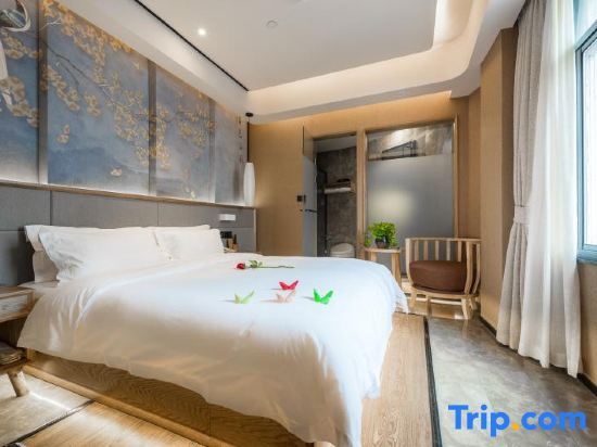 Шанхай: Home Inn Bai Yun Hotel (Shanghai Expo Park Sanlin store)