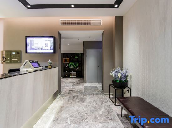 Шанхай: Home Inn Selected (Shanghai World Expo Tangqiao Metro Station)