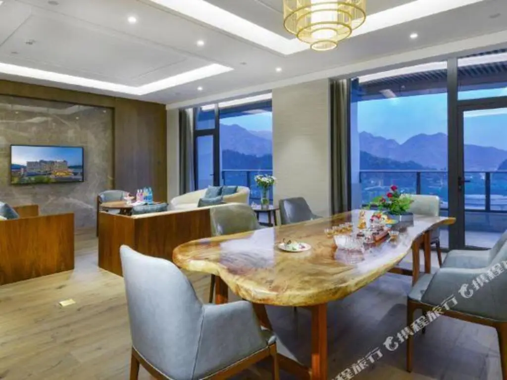 Хучжоу: Grand New Century Resort Anji Huzhou