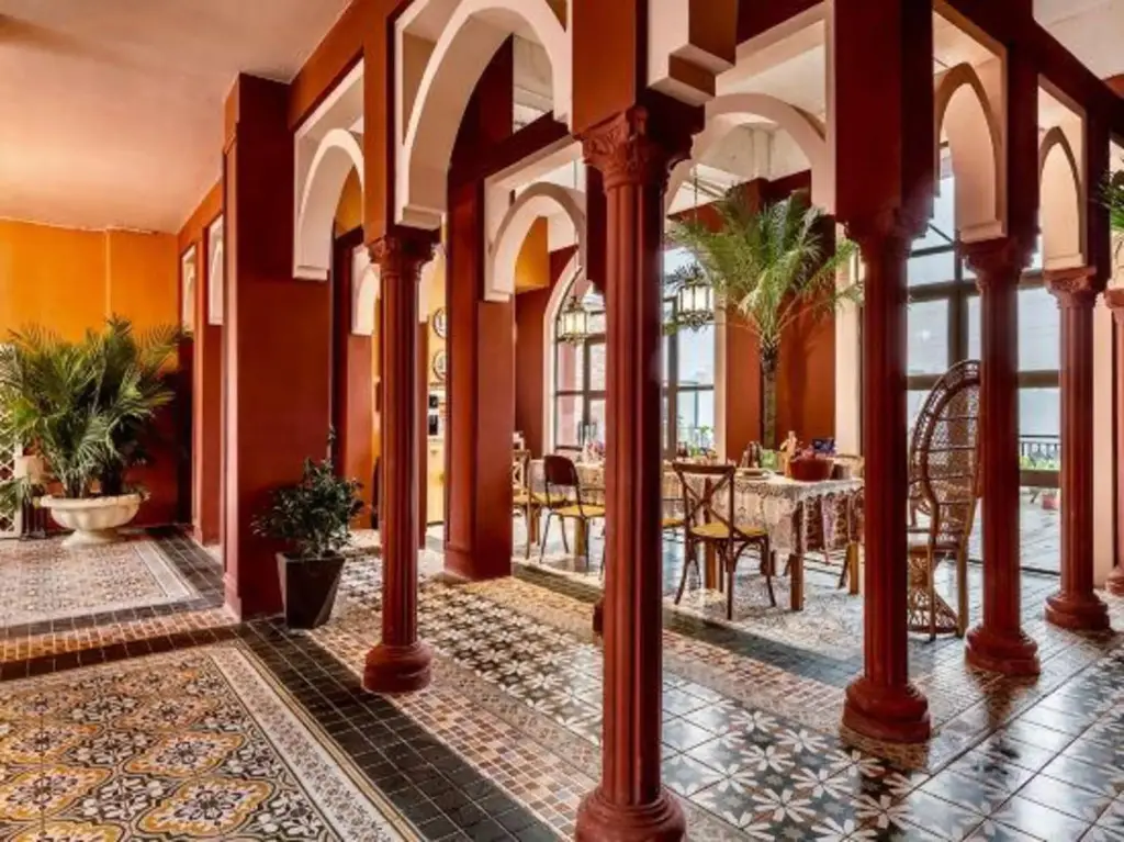 Чунцин: La Ray Weiman Shisan Hotel
