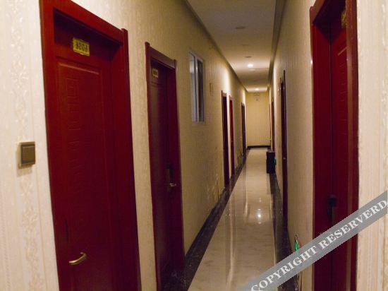 Долуньноэр: Duolun Tianshunxiang Business Hotel