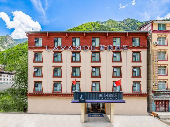 The Jiuzhaigou Valley Hotel — фото 1