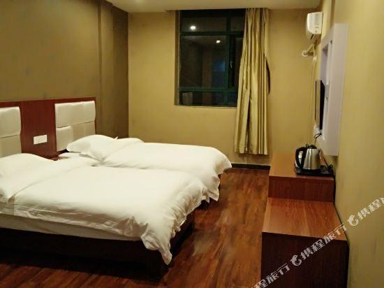 Фучжоу: Business Hotel on Tuesday