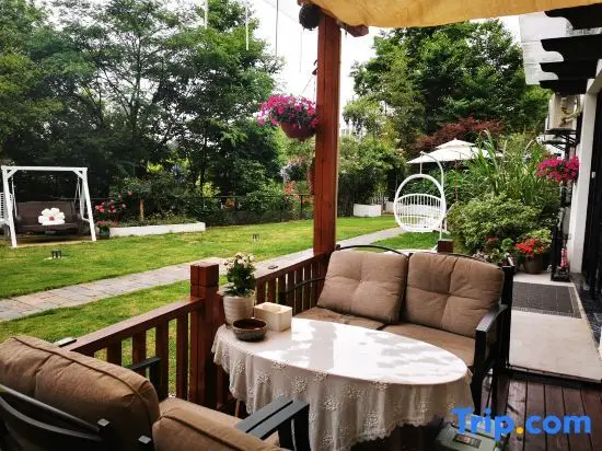 Хучжоу: Ruoqian Moganshan Garden Holiday Meisu