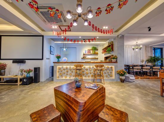 Хучжоу: Ruoqian Moganshan Garden Holiday Meisu