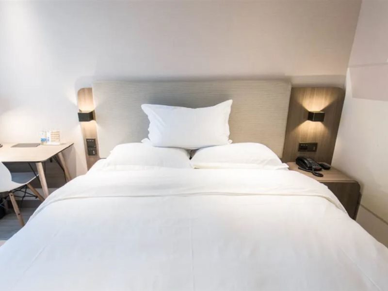 Чунцин: Hanting Hotel (Chongqing Lianglukou Children's Hos
