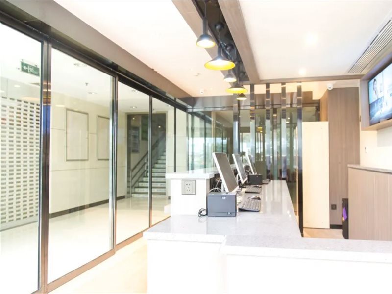 Чунцин: Hanting Hotel (Chongqing Lianglukou Children's Hos