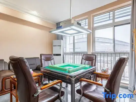 Циньхуандао: Home Inn Selected (Qinhuang Island Railway Station, Wanda Plaza)