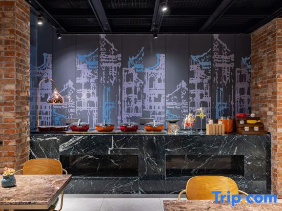 Ухань: Wuhan Rejoice by Argyle Hotel(Yellow Crane Tower &Tanhualin Store)