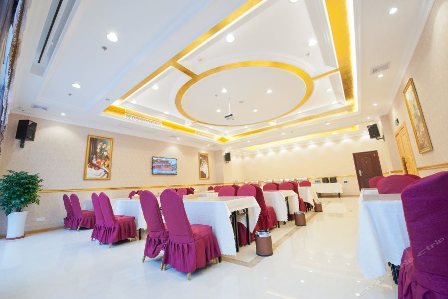 Чунцин: Vienna Hotel (Chongqing Hechuan High-speed Railway Station)