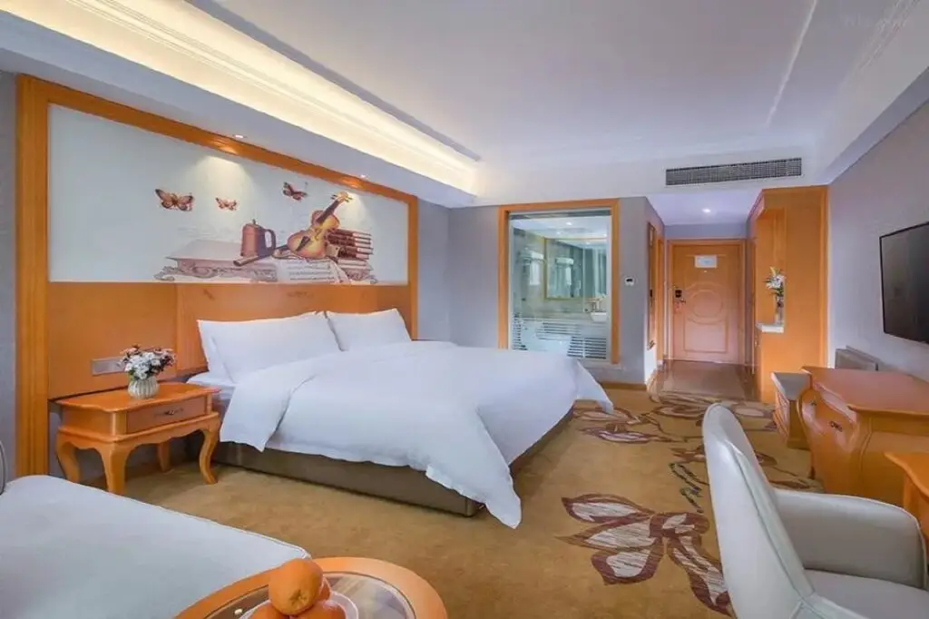 Чунцин: Vienna Hotel (Chongqing Qijiang Wanda Plaza)