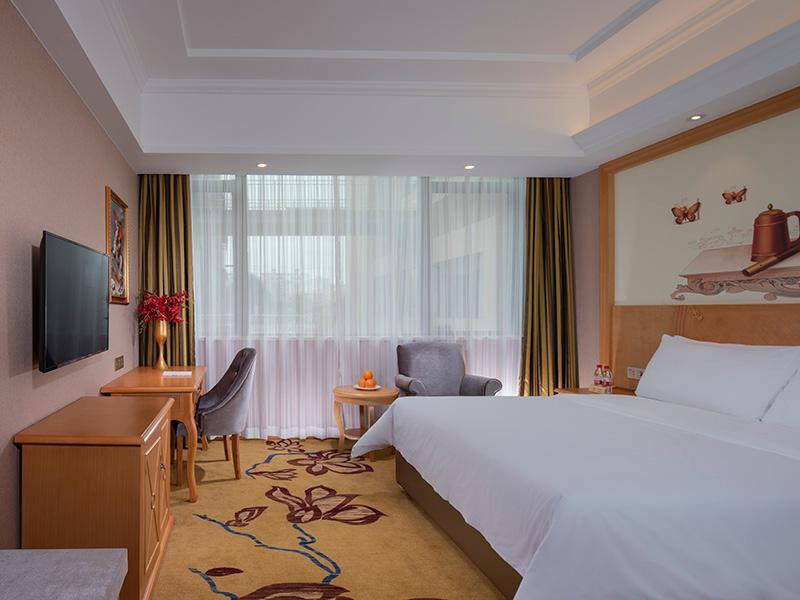 Чунцин: Vienna Hotel Chongqing Rongchang Binhai