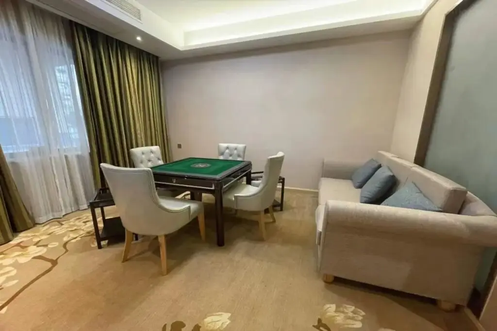 Чунцин: Vienna Hotel Chongqing Shapingba Sanxia Square
