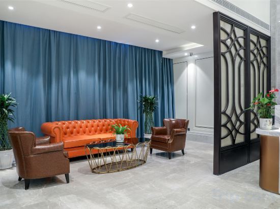 Чунцин: Vienna International Hotel (Liangjiang Shuitu Store)