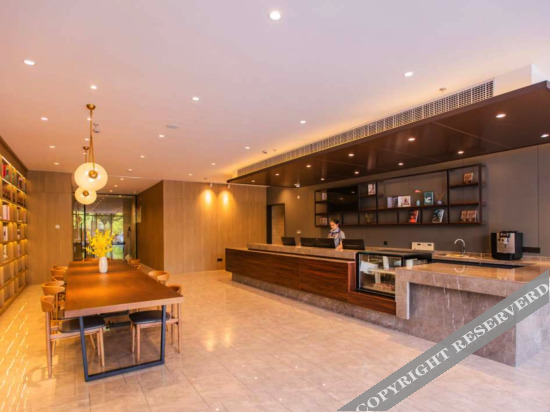 Цзясинь: Hanting Premium Hotel Haining China Leather City