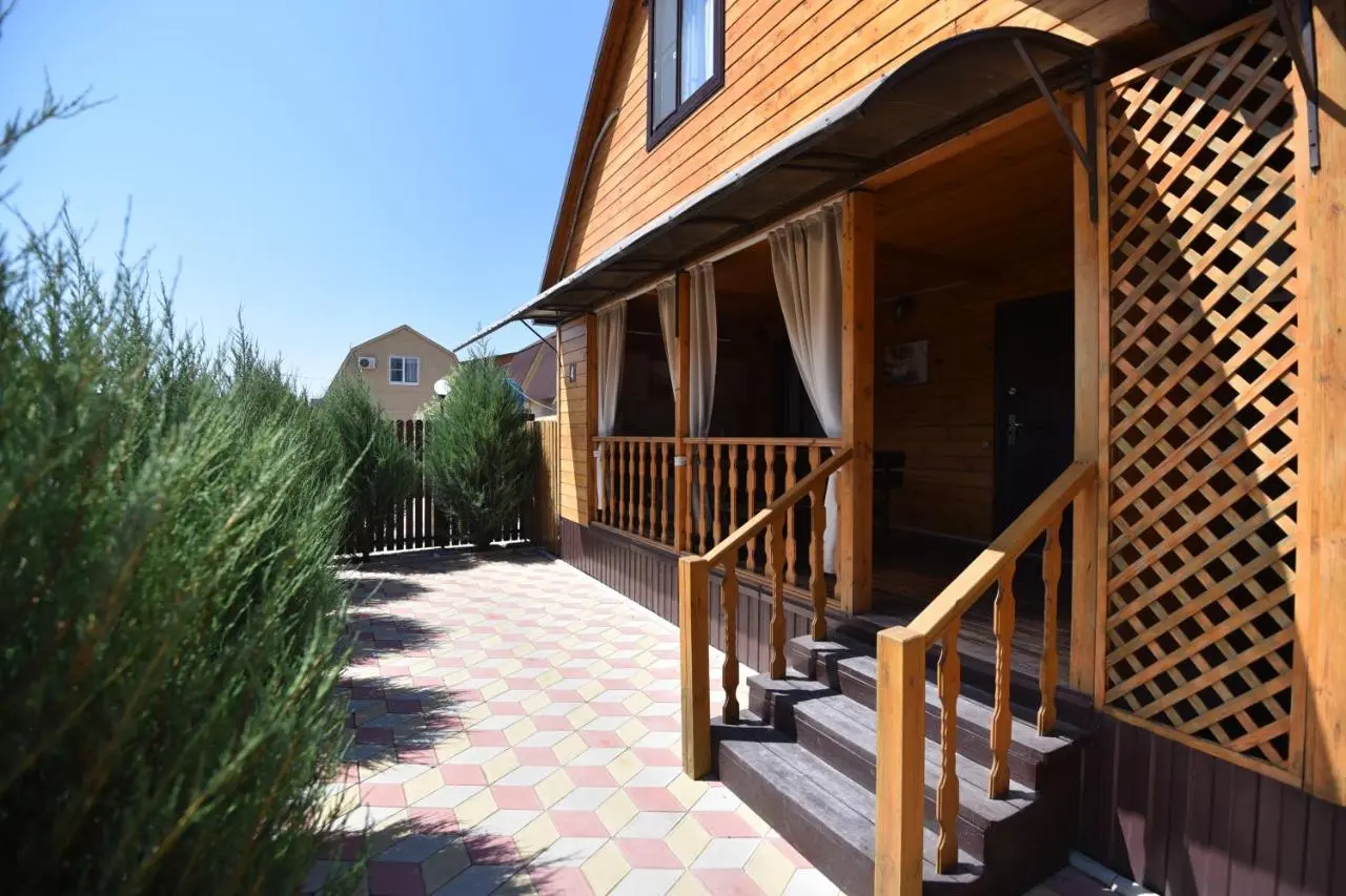 Голубицкая: ЭКО-комплекс SUN HOUSE