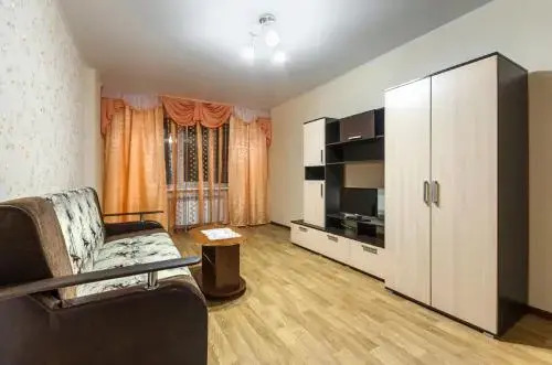 Воронеж: Apartments Na Perevertkina 1/3
