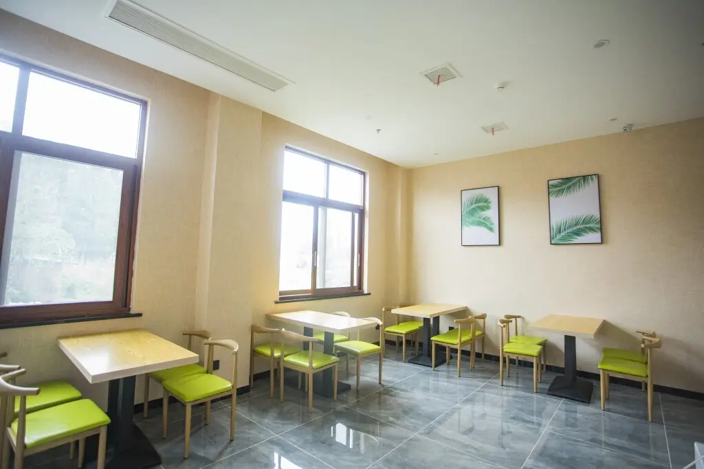 Анькан: Elai Hotel (Ankang Hanyin Bus Station)
