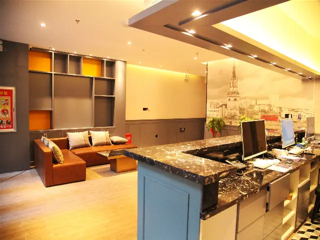 Алтай: Premier City Comfort Hotel Altay Wanghu Commercial Plaza