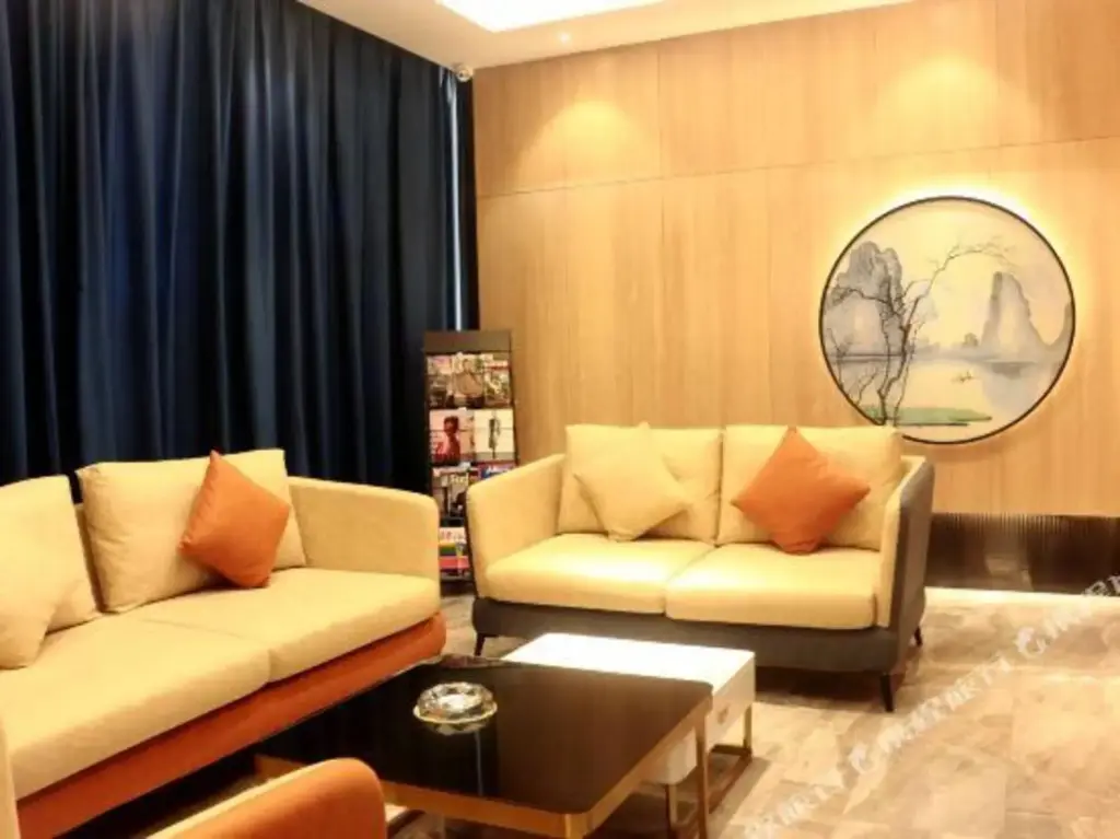 Аньлу: Dongfang Ruiji Zunxuan Hotel