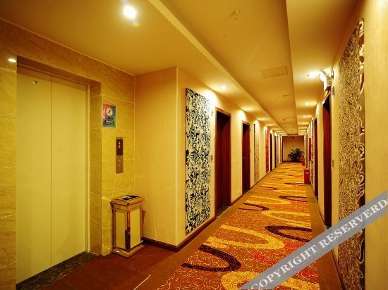 Аньшунь: Jinfu Hot Spring Hotel (Anshun West Railway Station Vientiane Tourism City Branch)