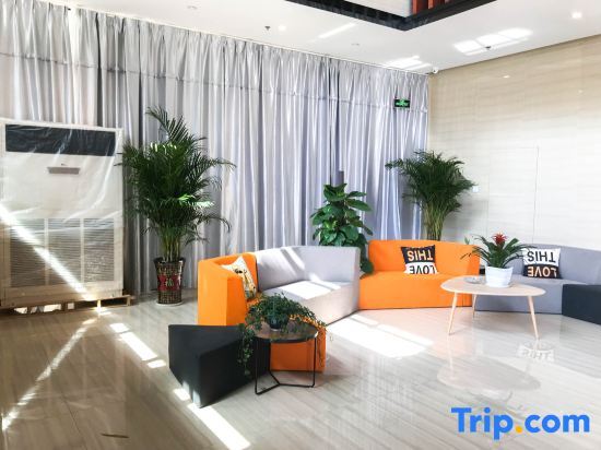 Аньцин: Sweetome Vacation Rentals (Greenland Wei Mansion)