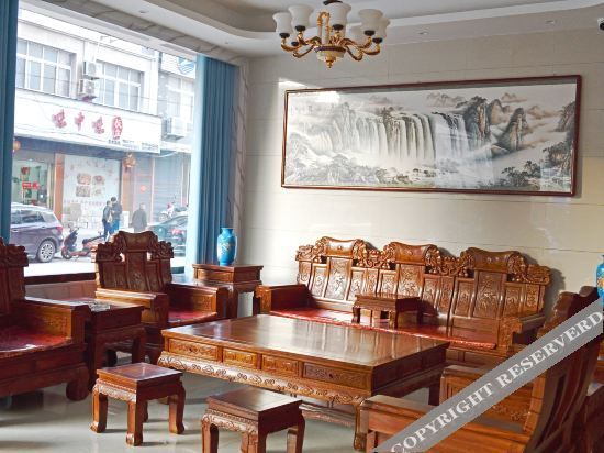 Аньцин: Baichuan Business Hotel