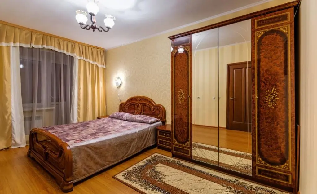 Воронеж: Атлант на Никитинской