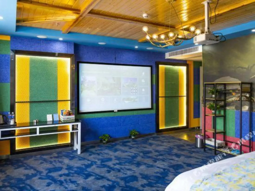 Аньцин: Qianshan Xinan Film Light Luxury Hotel