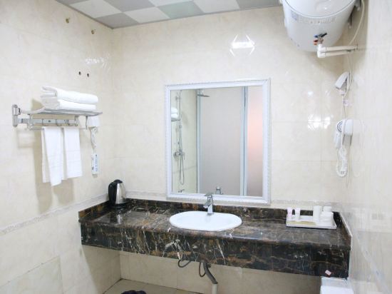 Аньцин: Taihu Junhao Business Hotel