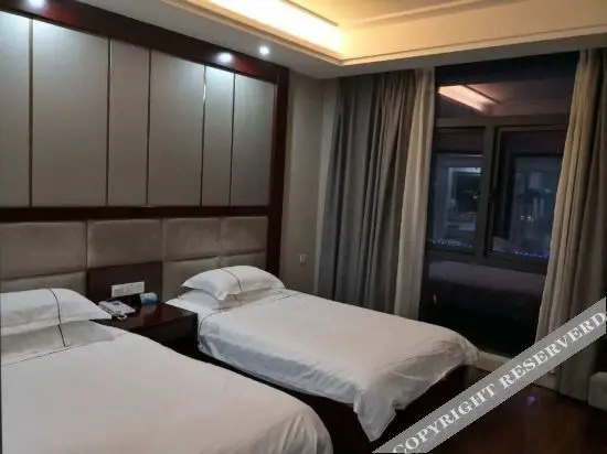 Аньцин: Yuexi Jincuilan Business Hotel