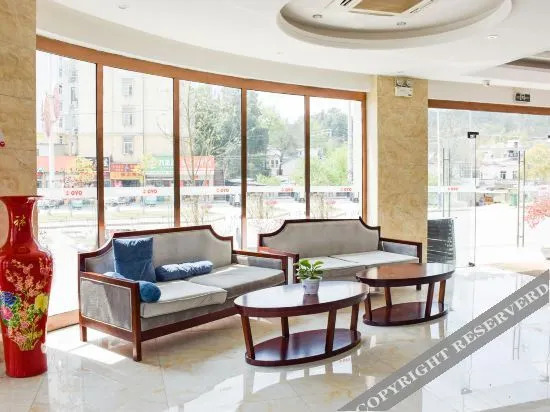 Аньцин: Yuexi Jincuilan Business Hotel