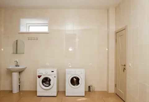 Hotel & Hostel Check Inn — фото 1
