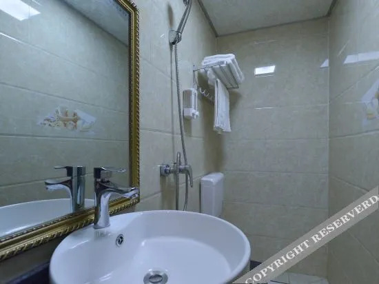 Аньшунь: Rhine Theme Hotel Anshun