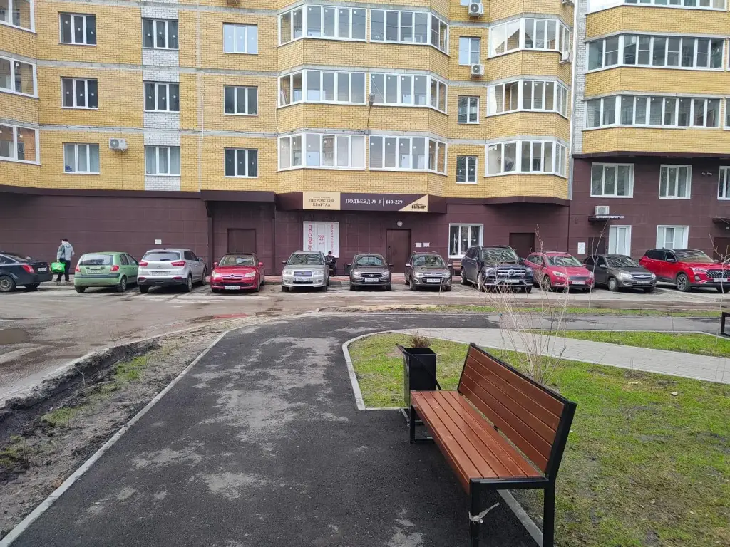 День и ночь на улице Моисеева 9Б — фото 1