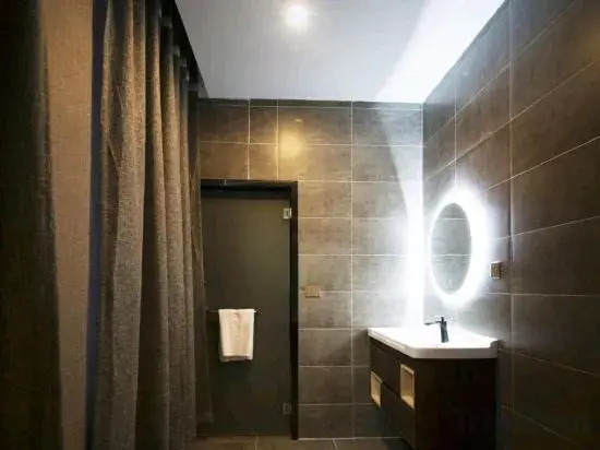 Аньшунь: Zhenning Qianyi Hotel