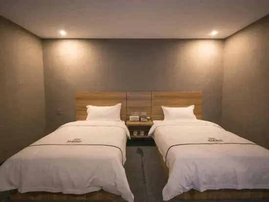 Аньшунь: Zhenning Qianyi Hotel