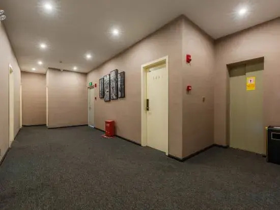 Аньшунь: Zhenning Qianyi Hotel