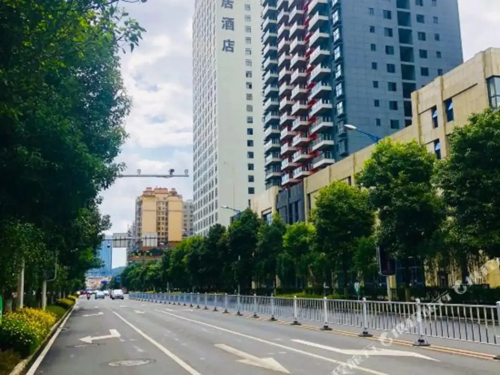 Аньшунь: Rujia Yiju Hotel (Huangguoshu Avenue Xintiandi Branch)