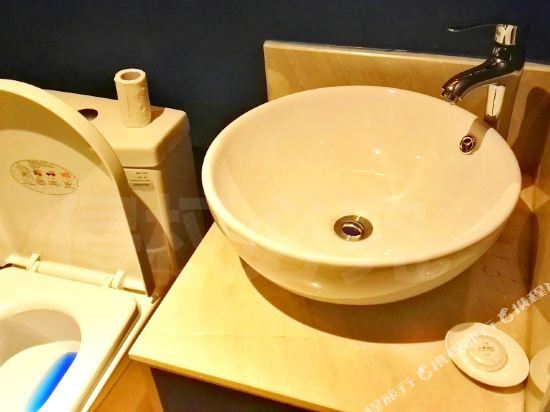 Аньшунь: Baiqian Hotel