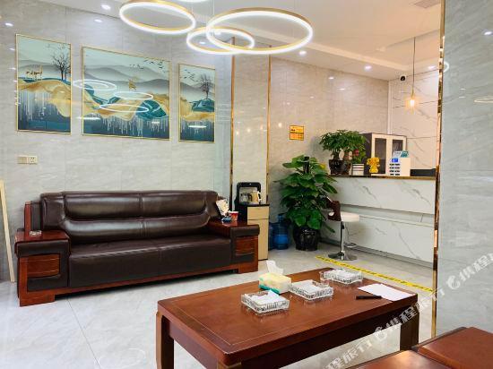 Аньшунь: Zhenning Xingyue Hotel