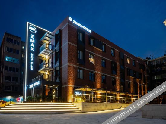 Сиань: ZMAX HOTELS (Xi'an Big Wild Goose Pagoda Datang Buyecheng Furong Garden)
