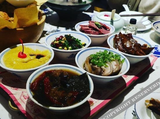 Сиань: ZMAX HOTELS (Xi'an Big Wild Goose Pagoda Datang Buyecheng Furong Garden)
